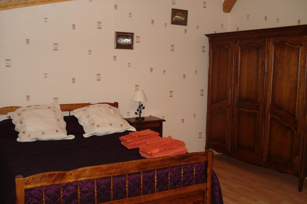 La Croix De Bois Bed and Breakfast Jayat Exteriör bild